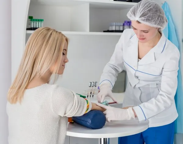 Медсестра/Медбрат